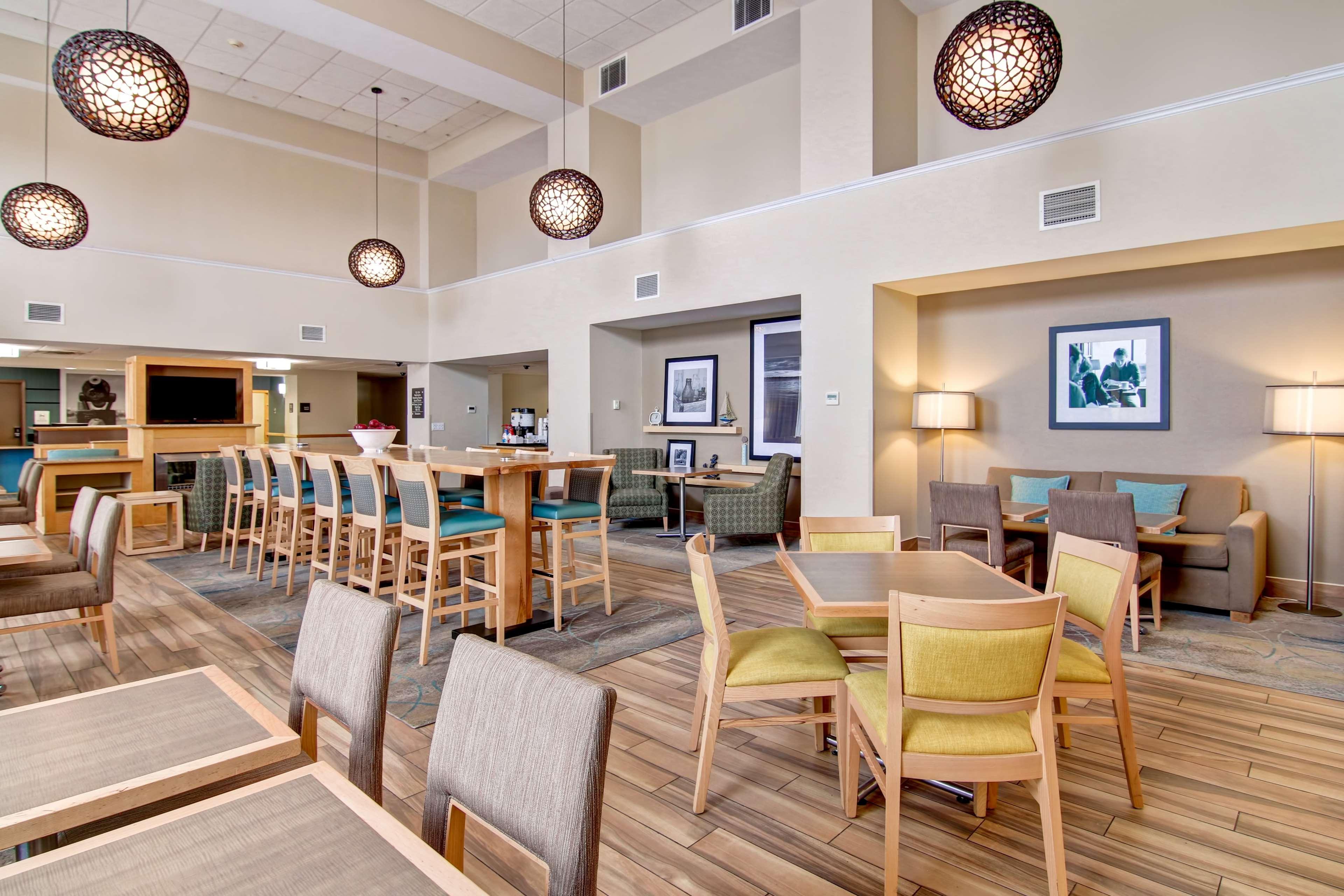 Hampton Inn & Suites Saint John Exteriér fotografie