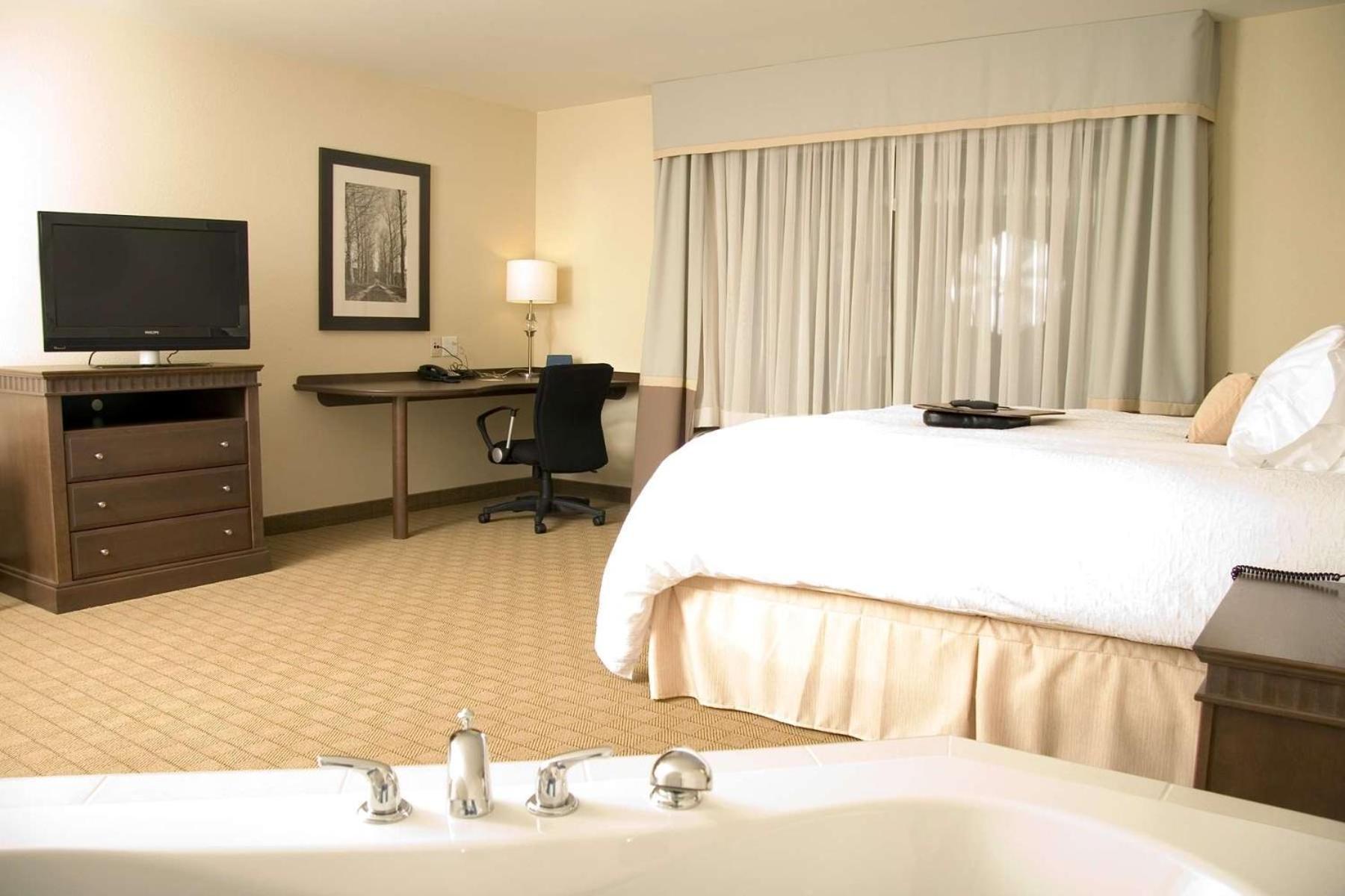 Hampton Inn & Suites Saint John Exteriér fotografie