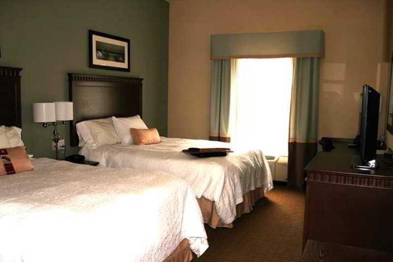 Hampton Inn & Suites Saint John Exteriér fotografie